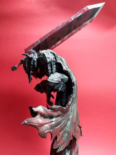 Berserk - Guts Figura Con Armadura Berserk - 40 Centímetros