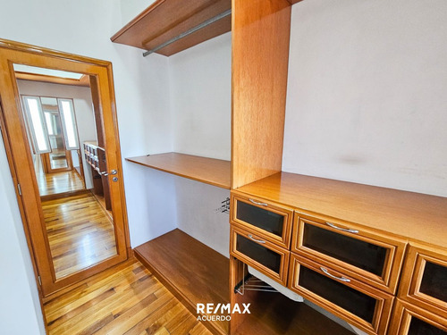 Vende Casa P. Alta 3 Dorm. + Cocheras San Nicolas
