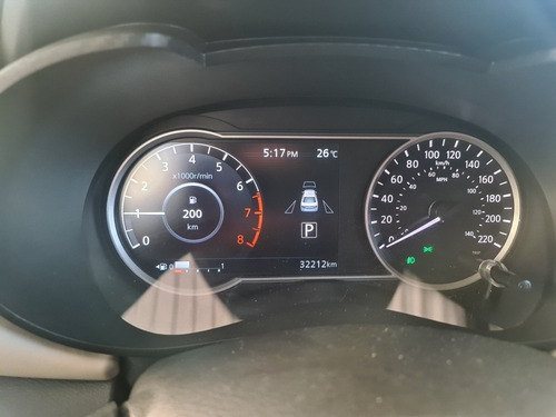 Imagen 12 de 15 de Nissan Versa Platinun