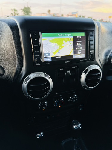 Jeep Wrangler 3.6 3p Sahara V6 4x4 At