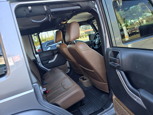Jeep Wrangler 3.7 Unlimited Sahara 3.6 4x4 At