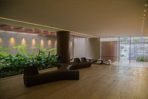 Moderno Proyecto Ubicado En Piantini