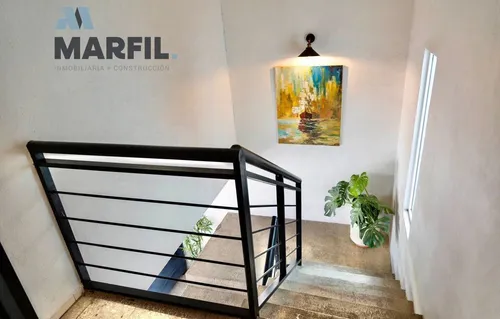 Casa Residencial Céntrica Con Alberca En Venta En Lomas Vista Hermosa Colima