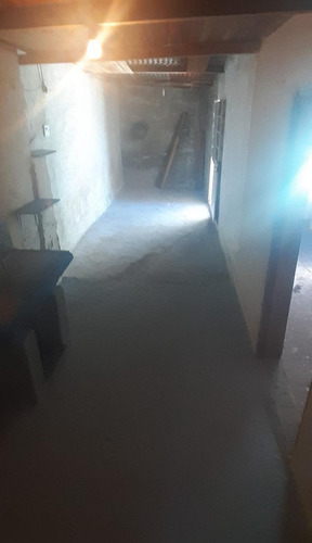 Casa En Venta - 2 Dormitorios 1 Baño - 90mts2 - Llavallol