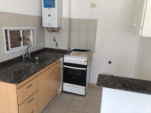 Imagen 3 de 9 de Departamento En Venta De 1 Dormitorio En B° Cofico