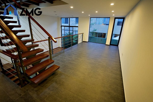 Imagen 3 de 30 de Casa De Lujo Nueva En Punto Sur 1 Frente A Parque Privado