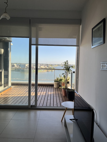 Alquiler Exclusivo Departamento Con Vista Al Lago En Islas Del Golf, Nordelta
