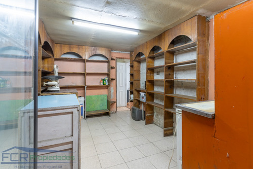 Excelente Casa 3 D 1 B Con Local Comercial Y Estacionamiento