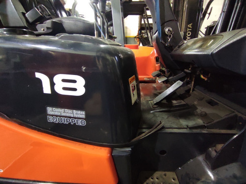 Imagen 13 de 16 de Autoelevador Doosan 1800kg Nafta/gas Motor Hyundai Torre Tri