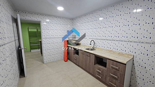 Qval Vende Espectacular Casa De 2 Pisos Con Recepción Comerc
