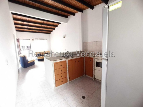 Hermosa Y Comoda Casa En Alquiler Cabudare, Urbanizacion Roca Terra Mls #25-25005 Fcd