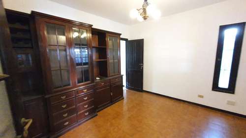 Casa 3 Ambientes En Zona Residencialexcelente Ubicación Y Comodidades- En Alquiler