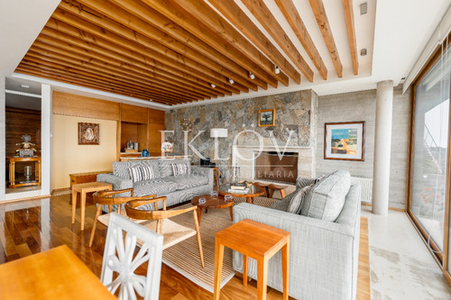 Casa De Lujo Frente Al Mar En Punta Pite, Zapallar