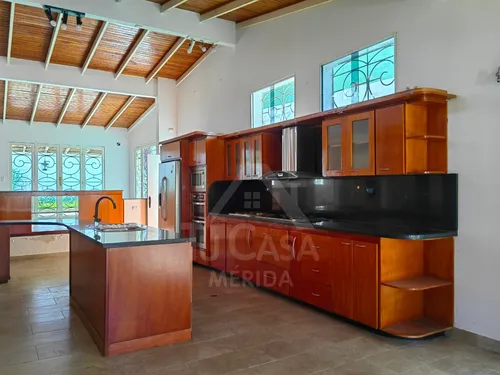 Hermosa Casa Urb Belensate