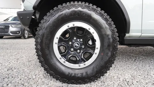 Ford Bronco Bronco Badlands 2.3 L4