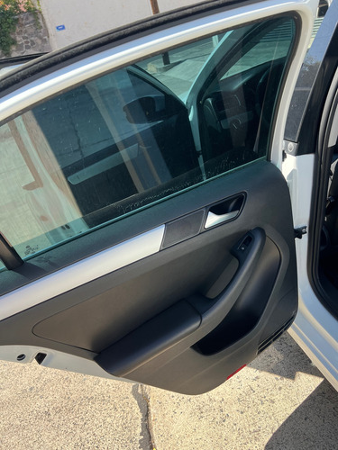Volkswagen Jetta 2.5 Sport L5 Qc Nav B A C B E At