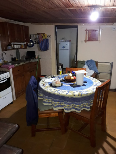 Imagen 7 de 9 de Vendo Casa De 2 Dorm, Parrillero Techado, Alero Para Autos A 2 Cuadras De La Avenida