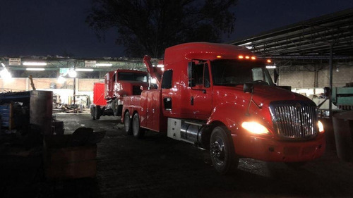 International Prostar Con Equipo De GrĂșa Tipo D
