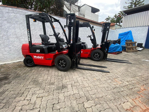 Armazéns: Empilhadeira 2,5t Triplex De 4,5m! Aproveite Agora