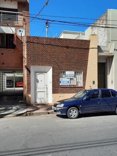 Casa De Dos Dormitorios A Reciclar En Lavalle 80