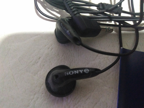 Radio Sony Walkman Srf M37 Am/fm Descolorida C/ Auriculares Negro (Usado)