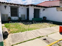 Comprar Maria Luisa Mendoza Vende Bella Casa Con Lindos Espacios En Optimas Condiciones En Buena Y Segura Zona De Cabudare Facil Acceso Con Potencial Comercial Y Residencial 2 5 1 3 5 8 3                     
