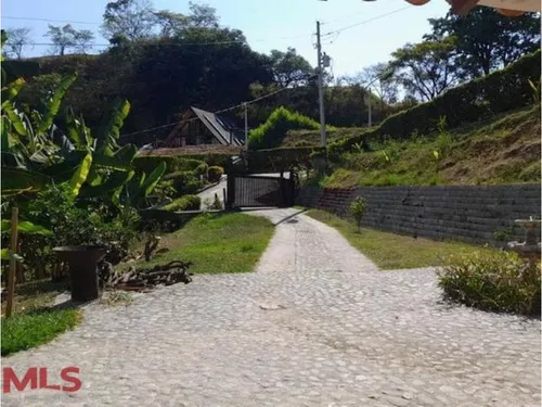 Hermosa Casa Campestre Estilo Colonial(mls#240873)