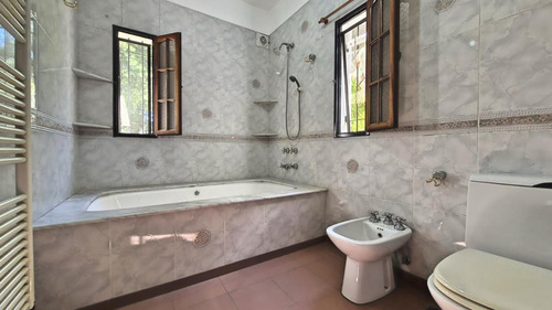 Parque Leloir Casa Venta 5 Ambientes Parque Pileta