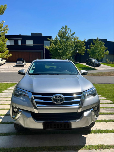 Imagen 5 de 12 de Toyota Sw4 2019 2.8 Srx 177cv 4x4 7as At