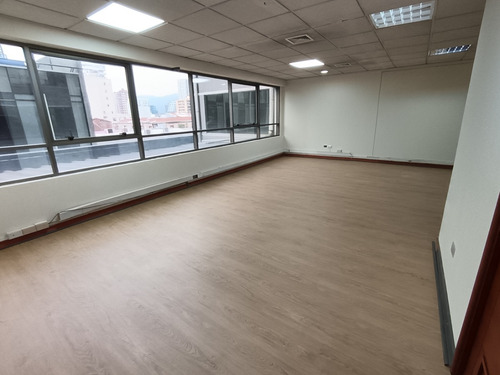 A 2 Cuadras De Plaza De Armas, 45 M2 Planta Libre+2b+bod+est