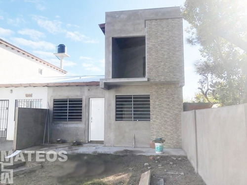 Imagen 3 de 4 de Venta Conjunto Chalet Y Dúplex - 61 E/ 5 Y 6