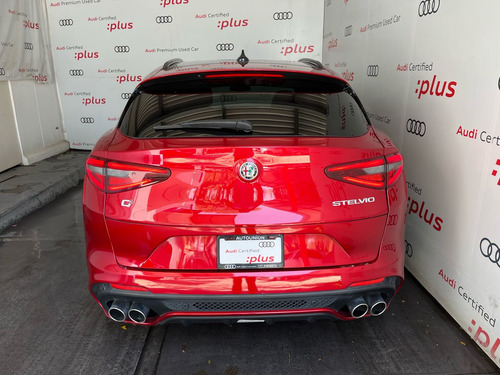 Alfa Romeo Stelvio 2.9L Quadrifoglio Verde V6 Bi-Turbo At