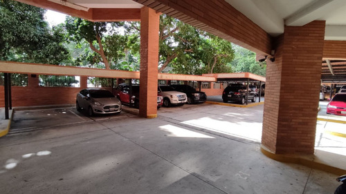 Apartamento En La Ave. El Milagro, Costa Virginia