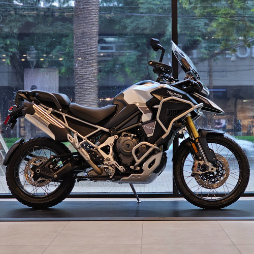 Triumph Tiger 1200 Rally Explorer, No Multistrada V4s Radar