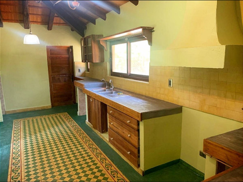 Parcela Con Casa En Sitio De 2000 Mts. Solida, Piscina Termp