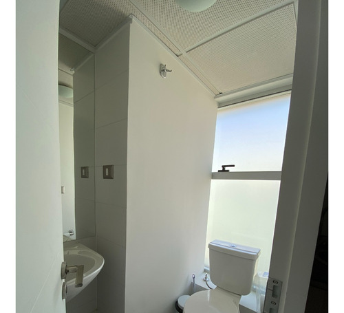 Prov. Oficina 2 Privados 1 Baño Sector Mt M. Montt
