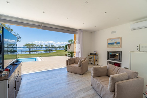 Casa De 3 Dormitorios En Barrio Privado - Ref : Pbi3239