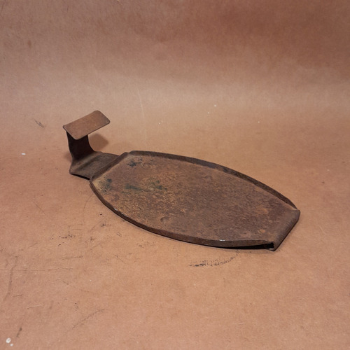 Plancha Antigua A Kerosene Marca Volcan Con Accesorios (Usado)