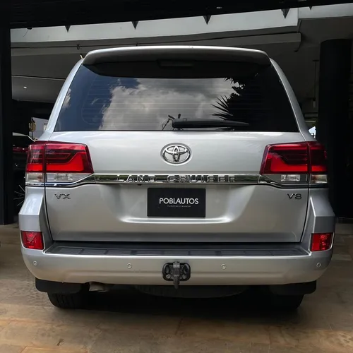 Toyota Land Cruiser 200 VX