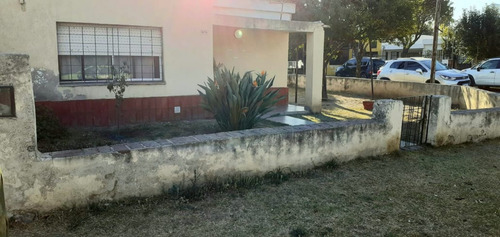 Imagen 3 de 12 de Se Vende Casa 2 Dormitorios Zona Sur