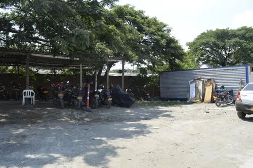 Lote En Venta En La Dolores. Cod V8718