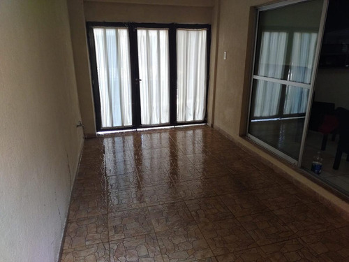 Ph En Venta - 2 Dormitorios 1 Baño - Cochera - 102mts2 - Ringuelet, La Plata