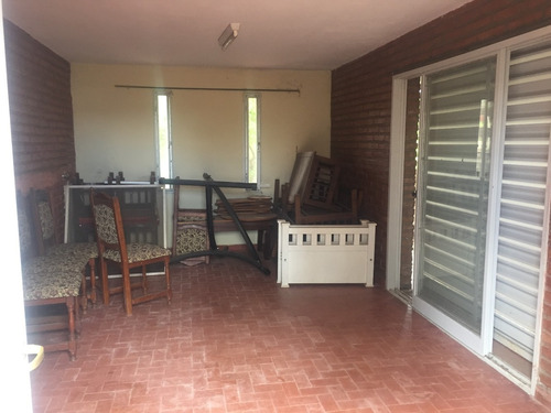 Oportunidad!!! Hermosa Y Amplia Casa En Barrio Cerrado