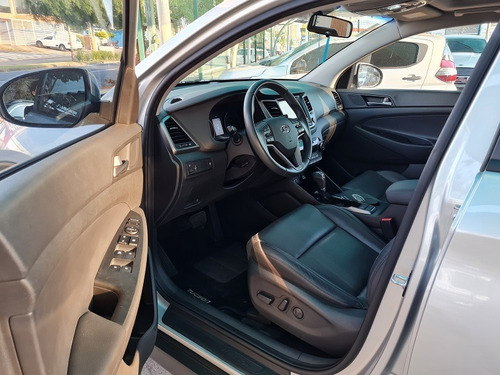 Imagem 13 de 15 de Hyundai Tucson Gdi Gls At Turbo 1.6 Flex Prata