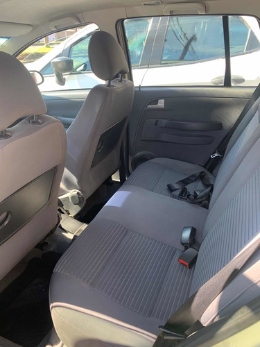 Volkswagen Suran 1.6 I Highline 80d 2008