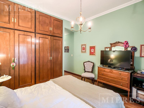 Imagen 13 de 20 de Casa En Venta En Una Planta En Acassuso, Vías A Libertador.