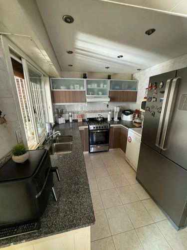 Ph En Venta - 4 Dormitorios 3 Baños - Cochera - 170mts2 - Villa Sarmiento