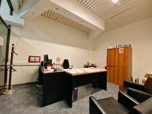 Alquiler Importante Local Y Centro De Distribucion