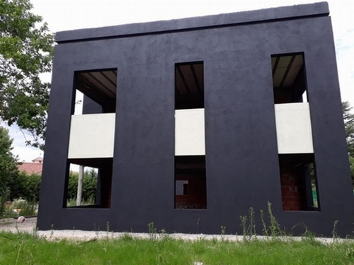 Casa En Dos Plantas Terreno 2434 Mts