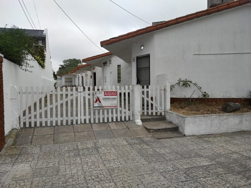 Departamento En Planta Baja Con Estacionamiento  Santa Teresita 